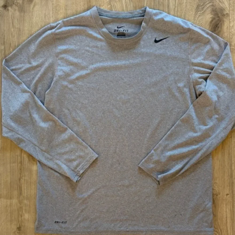 Nike Dri-FIT Long Sleeve Athletic Shirt Gray Mens Large Performance Training Tee